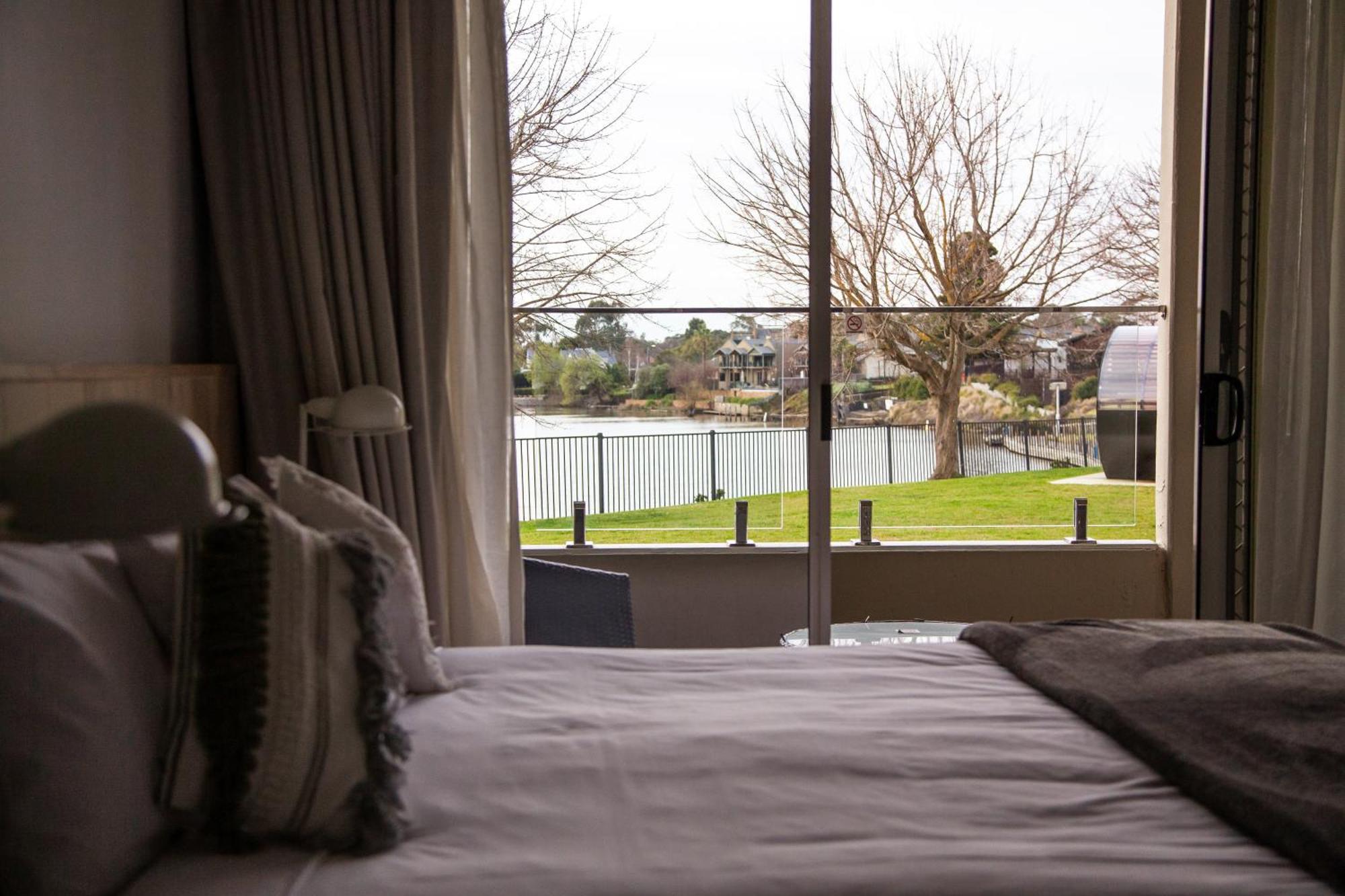 Nagambie Waterfront Motel Екстер'єр фото