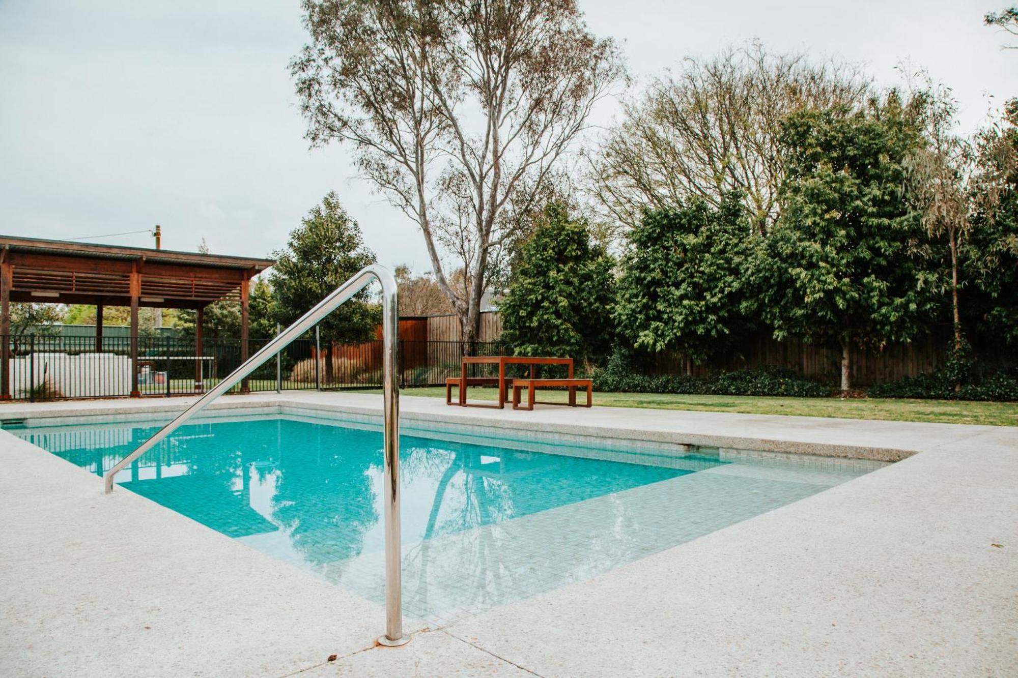 Nagambie Waterfront Motel Екстер'єр фото