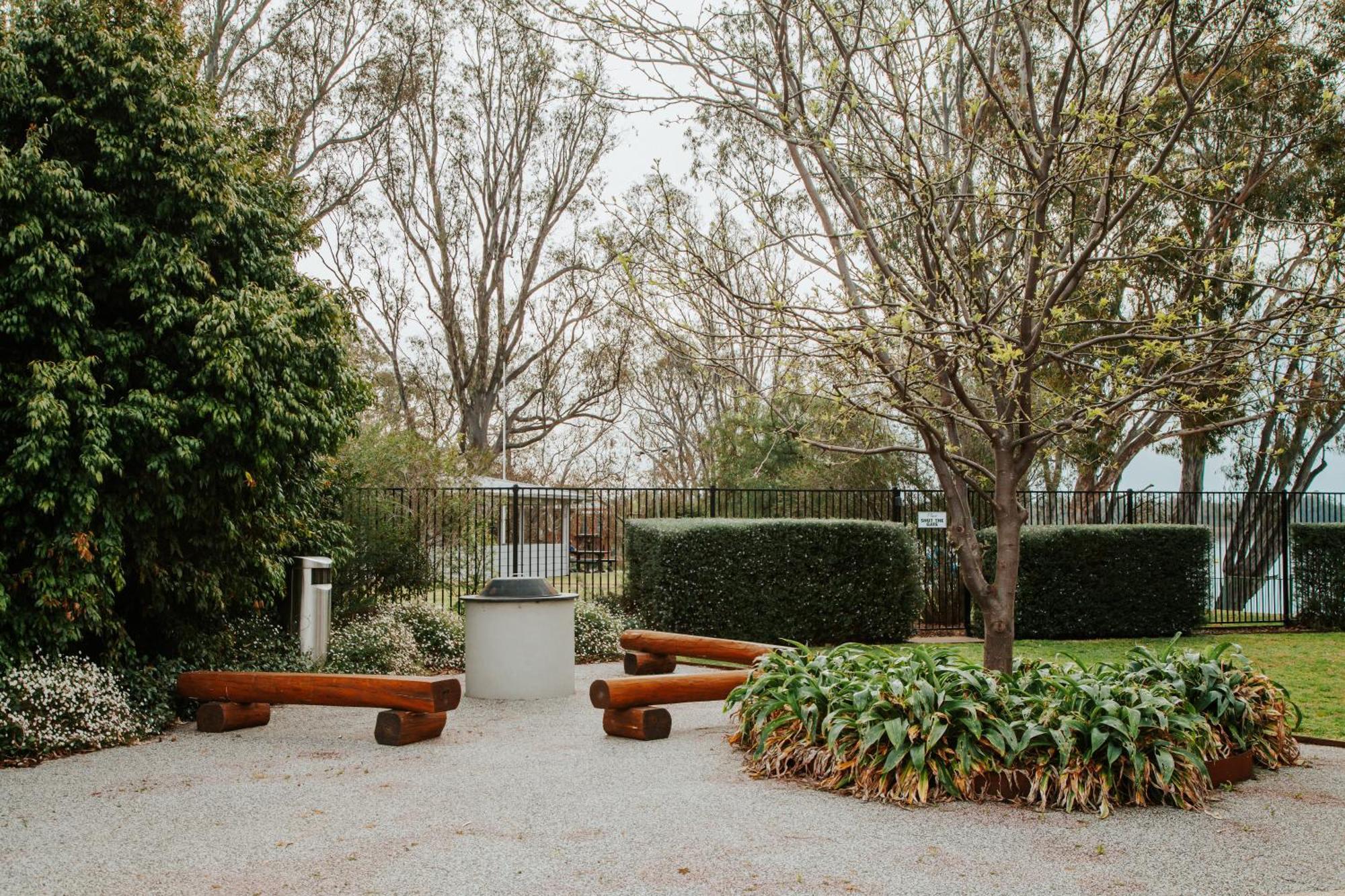 Nagambie Waterfront Motel Екстер'єр фото
